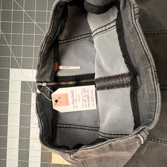 Free People Two-Tone Black/Gray Skirt, Size 4 - Picture 3 of 5